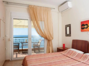 Nikiti Seaside Villas