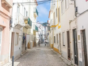 Light Wave Nazare Center 50m Beach