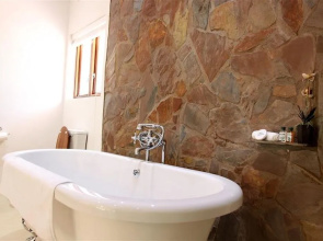 Thorn Tree Lodge