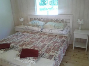 Tirbi Holiday House