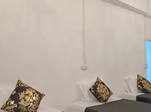 MaHaNa Hostel & Beach Bar Pattaya
