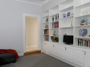 Rawson's Retreat - Five Bedroom Home - Walk CBD - Includes Breakfast
