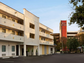 Hotel Bo, a Days Inn by Wyndham Chattanooga Downtown