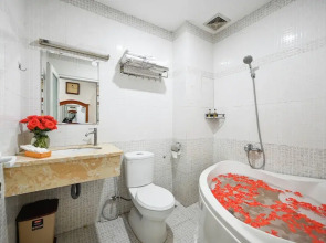 Queen Hotel Saigon Airport