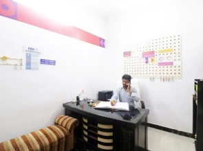 Main View Guest House by OYO Rooms