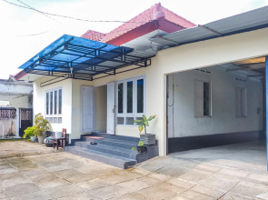 RedDoorz Syariah @ Griya Soeratin Pacitan