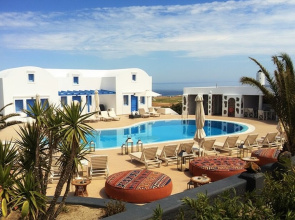 White Pearl Laokasti Suites