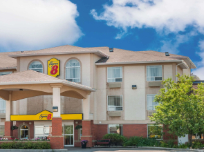 Super 8 by Wyndham High River AB