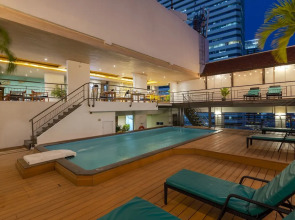 Pinnacle Lumpinee Park Hotel