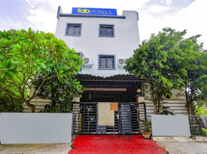 Fabhotel New Shraddha Inn