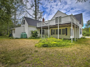 Modern Home ~ 2 Mi to Cranmore Mountain Resort!