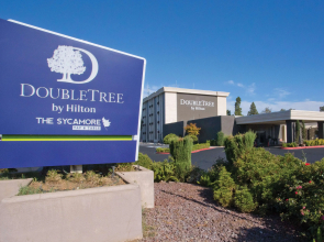 DoubleTree by Hilton Chico