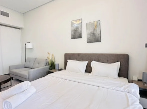 Luxury Spacious Apartment Near Downtown with Balcony and Free Parking by Belvilla