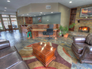 Crossroads Inn & Suites