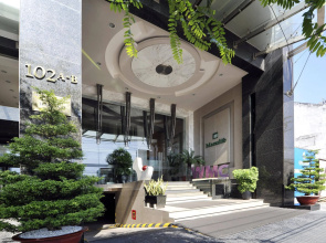 Mayfair Suites