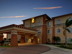 Super 8 by Wyndham Hidalgo/McAllen Area