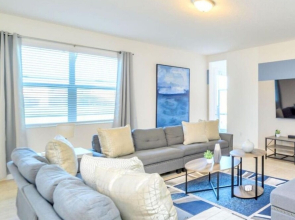 8BR Family Home - Pool Theater - Near Disney