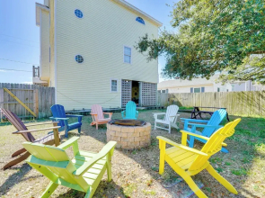 Walk to Pier: Spacious Coastal Home!
