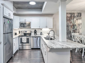 Classy Resort Condo w/ Balcony: Walk to Beach