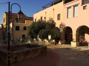 Linda's Convent House and Courtyard