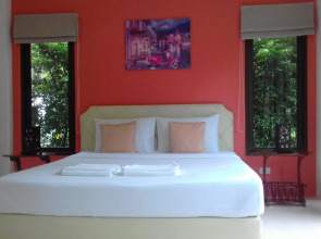 Phuket Sirinapha Resort