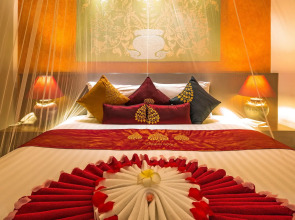 Tanawan Phuket Hotel