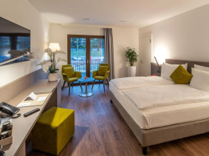 Hotel & LOUNGE LAGO MAGGIORE
