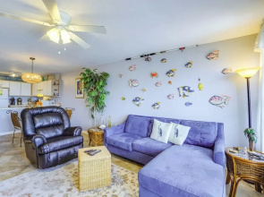 Walkable Beachfront Retreat on Cedar Key!