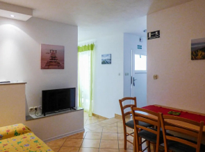 Awesome Home in Mimice With 3 Bedrooms, Jacuzzi and Wifi