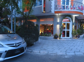 Le Vieux Nice Inn