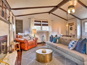 Calming Shenandoah Valley Cabin w/ Hot Tub!