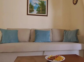 52 MEN - Sea Gem Apartment