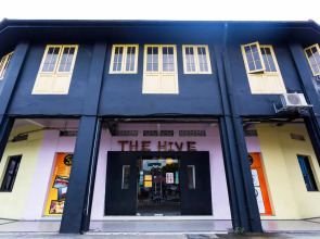 The Hive Singapore Hostel