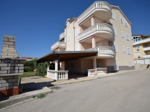 Apartment Dora