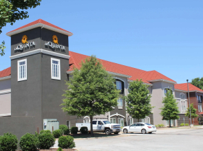 La Quinta Inn & Suites by Wyndham Huntsville Airport Madison