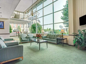 Days Inn by Wyndham ArlingtonWashington DC