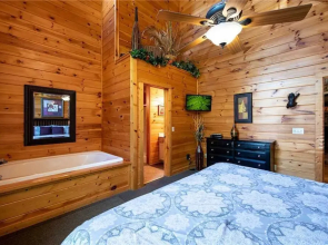 Zen Bear Retreat - One Bedroom Cabin