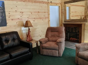 Trails End Cabins & Motel