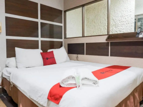 RedDoorz near Waterboom Lippo Cikarang