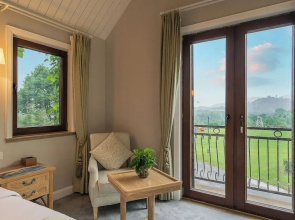 Anji Longwangxi Golf Resort Villa