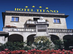 Hotel Titano