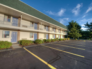 Motel 6 Niantic, CT - New London
