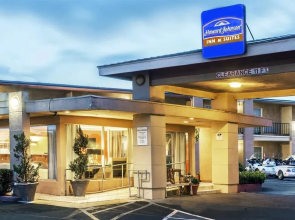 Vallejo Inn & Suites