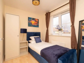 Bristol's Coach House - 2 Bedroom Detached Apartment with Secure Parking