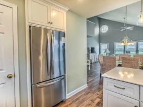 Spacious Beach Cottage w/ Private Dock Access