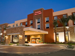 Hampton Inn & Suites Phoenix Chandler-Fashion Center AZ