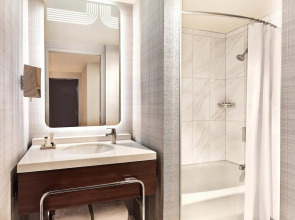 Sheraton Grand Los Angeles