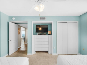 Shoreline Towers 1085