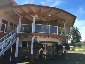 Breakers Boutique Inn