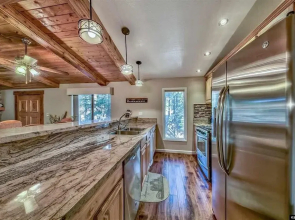 Mv55: Lake Village Remodel Condo With Pool & Hot tub
